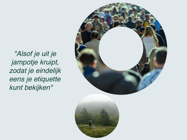 Menigte met quote over reflectie en persoonlijk leiderschap.